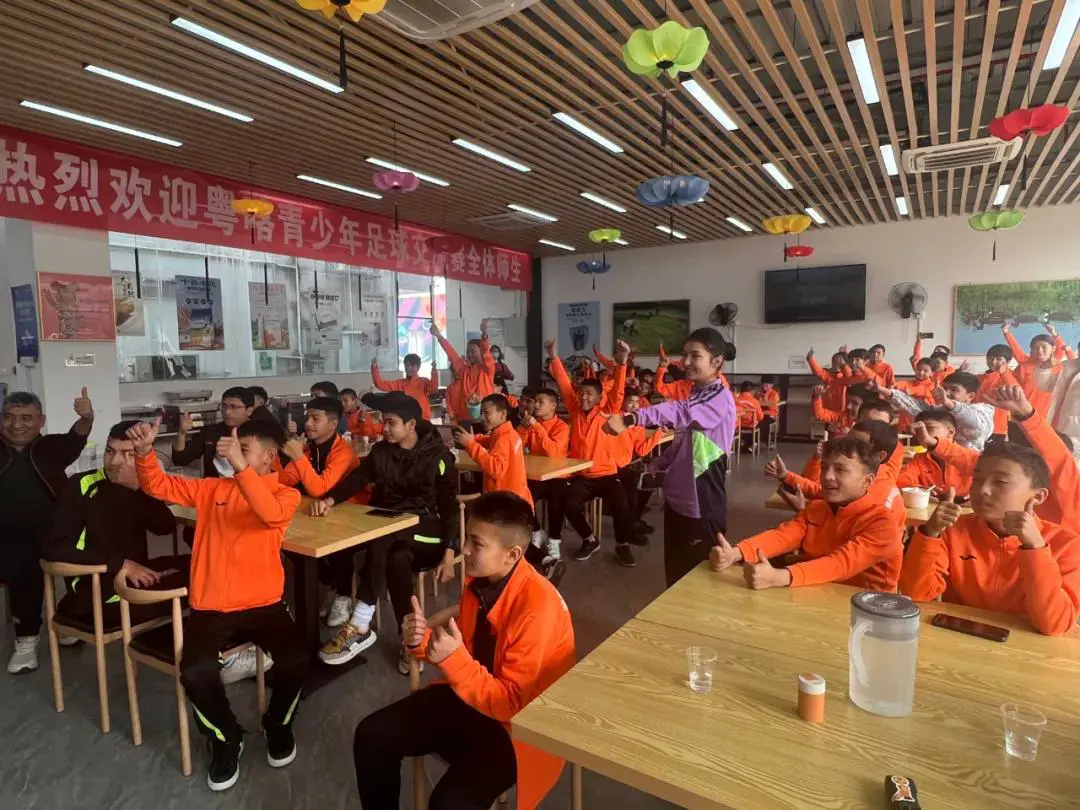 学生篮球主力如何平衡学业与训练_1